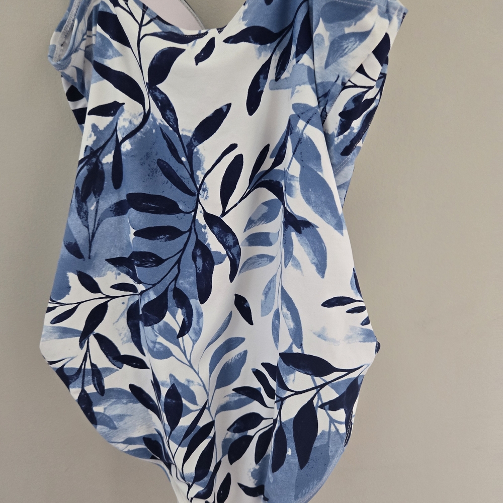 Elegant Blue and White Leaf Print Women's One Piece Swimsuit - Picture 7 of 16